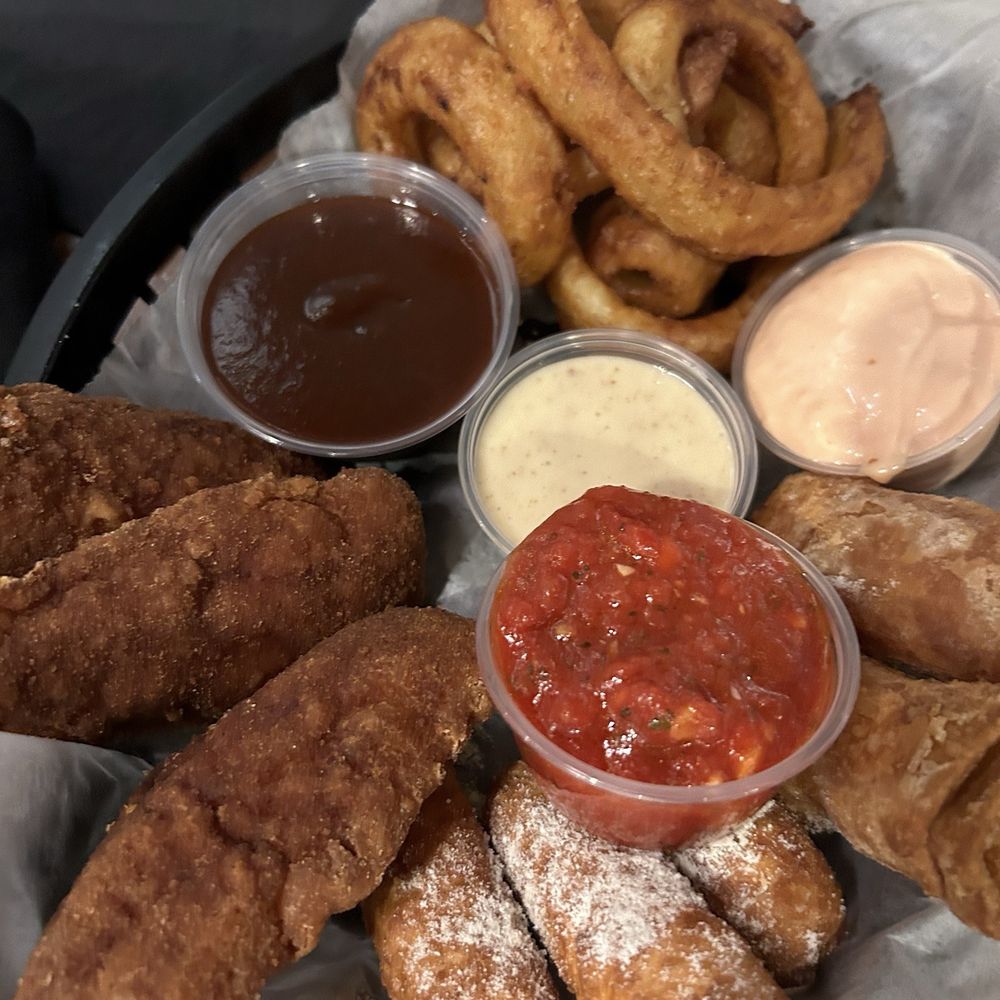 Swifty's Restaurant & Pub - Sampler platter - New American Near Me - Utica, New York