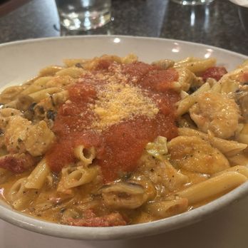 Mangia Mangia - Penne Mangia Tutto with Chicken - Italian Near Me - Huntington Beach, California Mangia Mangia - Penne Mangia Tutto with Chicken - Italian Near Me - Huntington Beach, California
