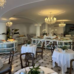 Grand Hotel La Favorita - Breakfast Dining Room