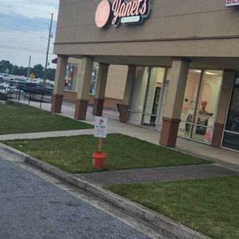 Yanet's Bakery - the front of the restaurant - Custom Cakes Near Me - Lilburn, Georgia Yanet's Bakery - the front of the restaurant - Custom Cakes Near Me - Lilburn, Georgia