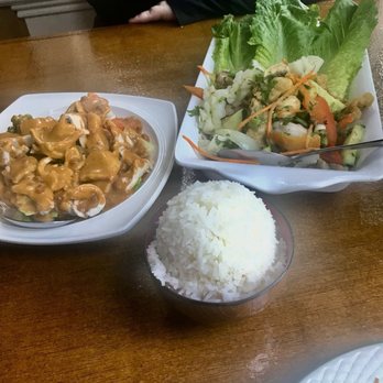 Chan Chao Thai Restaurant - Chicken Pra ram, Seafood salad. - Thai Near Me - Petaluma, California Chan Chao Thai Restaurant - Chicken Pra ram, Seafood salad. - Thai Near Me - Petaluma, California