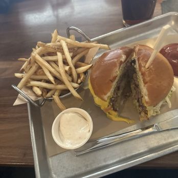 Central Kitchen + Bar - Burger and fries - Gastropubs Near Me - Detroit, Michigan