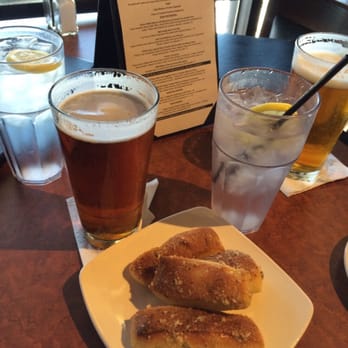 Red White & Brew - 22 oz brewskis and complimentary garlic bread! - American Near Me - Mesa, Arizona
