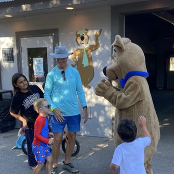 Jellystone Park Tower Park - Morning Bear Greet - Campgrounds Near Me - Lodi, California Jellystone Park Tower Park - Morning Bear Greet - Campgrounds Near Me - Lodi, California