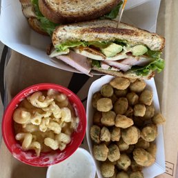 Turkey sandwich, fried okra, and Mac and cheese