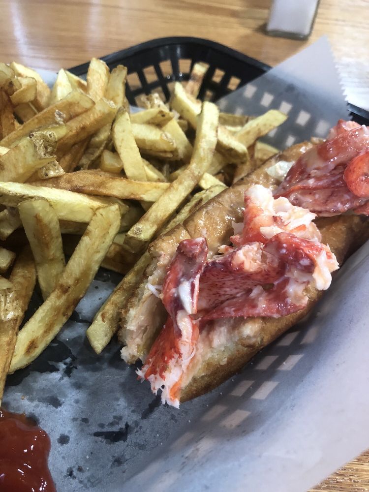 MAMMIES GRILL Updated September 2024 10 Reviews 20 Pittsfield Ave, Hartland, Maine Pizza