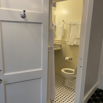 Hawthorne Hotel - Room 525 bathroom September 2021 - Hotels Near Me - Salem, Massachusetts