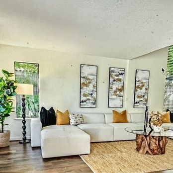 Staging Pros - Living Room After Staging Pros - Home Staging Near Me Staging Pros - Living Room After Staging Pros - Home Staging Near Me