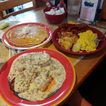 Harriet's Kitchen - Breakfast & Brunch Near Me - Cranston, Rhode Island Harriet's Kitchen - Breakfast & Brunch Near Me - Cranston, Rhode Island