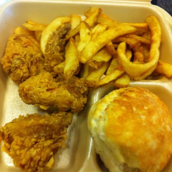 Bojangles - 3 Piece Wing Dinner (w/Biscuit & Fries, $7.69) - Fast Food Near Me - Atlanta, Georgia