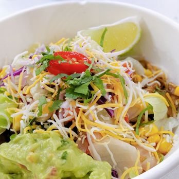 Taco Zocalo - Chicken Tinga (mildly spicy) and BBQ Brisket Bowl with Guac = sooooo good - Mexican Near Me - Reston, Virginia