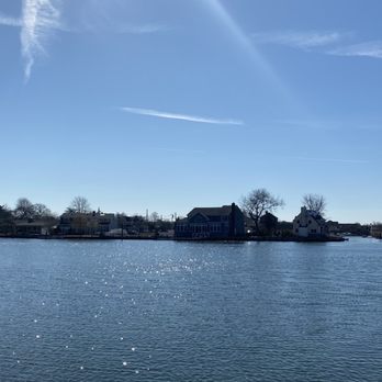 John J Burns Park - It's a beautiful day for a walk! - Parks Near Me - Massapequa, New York