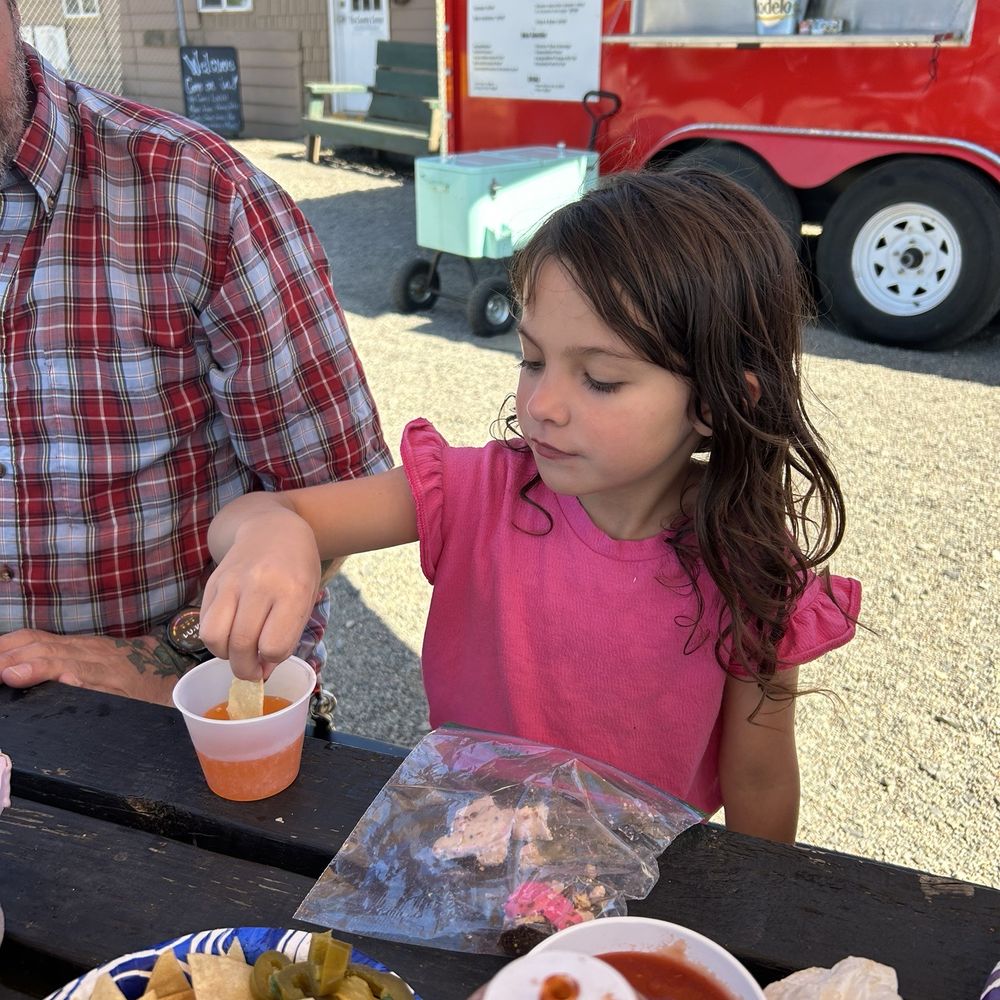 Perro Taquero - Chips and salsa - Mexican Near Me - Turner, Oregon