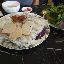 Banh Cuon Nhan Thit Tom ($10.00)