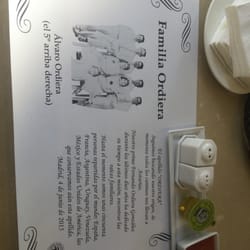 Ordiera - Mantel individual con la vida familiar del propietario de la cafetería