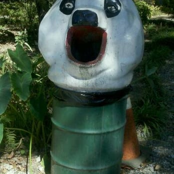 Peach Park - unique trash can in Peach Park - Ice Cream & Frozen Yogurt Near Me - Clanton, Alabama