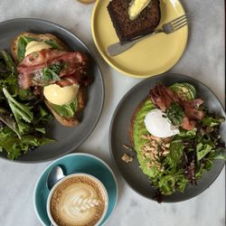 O Coffeeshop - Bacon benny, cappuccino, orange juice, and amazing banana bread
