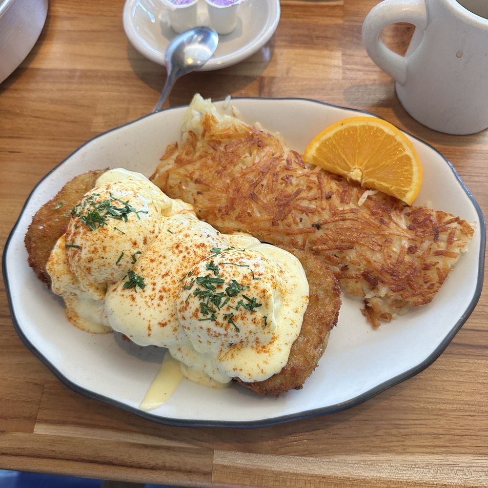 Hot Suppa - Fried Green Tomatoes Eggs Benedict - Breakfast & Brunch Near Me - Portland, Maine Hot Suppa - Fried Green Tomatoes Eggs Benedict - Breakfast & Brunch Near Me - Portland, Maine