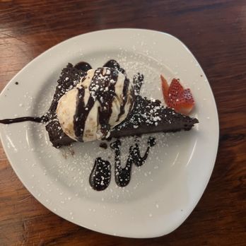 Cafe Madrid - Delicious chocolate cake - Spanish Near Me - Dallas, Texas
