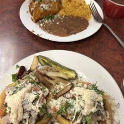 V-5 Market - Sopas and birria