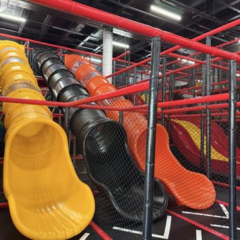 Jump Club Trampoline - Cool slides - Trampoline Parks Near Me - Tujunga, California