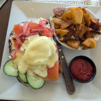 Morning Rose Cafe - Cafes Near Me - Bellmore, New York