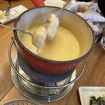 Restaurant Taverne - Swiss Food Near Me - Interlaken, BE Restaurant Taverne - Swiss Food Near Me - Interlaken, BE