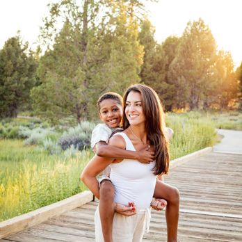 ImCarlitohPhoto - Mom and son on bridge - Session Photography Near Me ImCarlitohPhoto - Mom and son on bridge - Session Photography Near Me