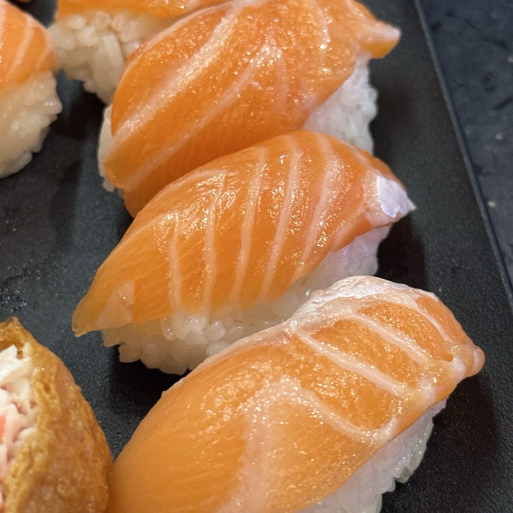 Sushi%AYCE/All You Can Eat - Salmon Nigiri - Sushi Bars Near Me - Seattle, Washington Sushi%AYCE/All You Can Eat - Salmon Nigiri - Sushi Bars Near Me - Seattle, Washington