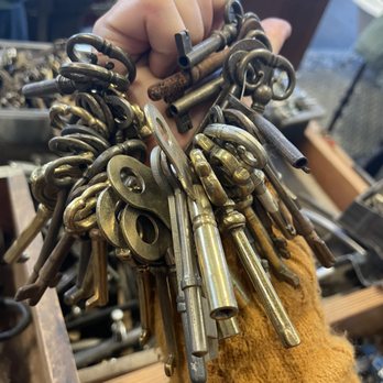 B & B Antique Hardware - Antique keys - Antiques Near Me - Signal Hill, California B & B Antique Hardware - Antique keys - Antiques Near Me - Signal Hill, California