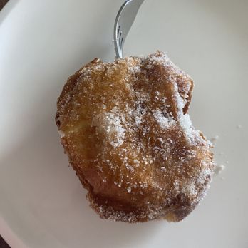 Leonard's Bakery - Custard malasada - Bakeries Near Me - Honolulu, Hawaii