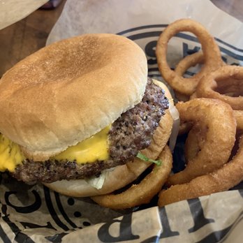 Billy Bob's Burgers - a hamburger and onion rings - Food Trucks Near Me - Waco, Texas Billy Bob's Burgers - a hamburger and onion rings - Food Trucks Near Me - Waco, Texas
