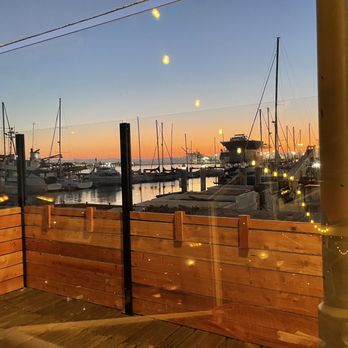 Scott's Seafood - Outdoor dining area on the waterfront - Seafood Near Me - Oakland, California Scott's Seafood - Outdoor dining area on the waterfront - Seafood Near Me - Oakland, California