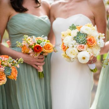 Bergeron's Flowers - Bergerons' Spring Bridal & Bridesmaid bouquets- https://www.stephdeephoto.com/ - Florists Near Me - Springfield, Virginia