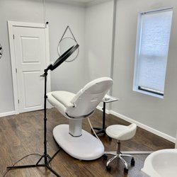 Jane Everwell Beauty Bar