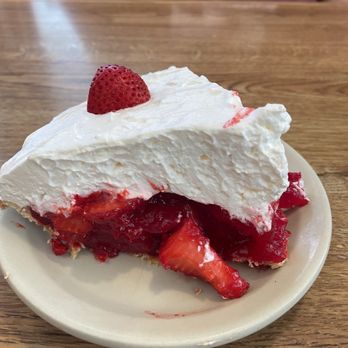Busy Corner - Strawberry Cream Pie - American Near Me - Goodfield, Illinois