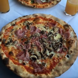 Cortina Pizzeria Ristorante - Pizza Regina