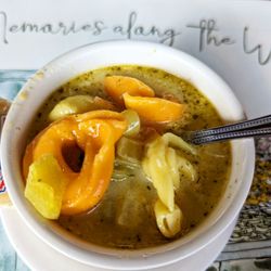 Lilis Cafe - Tortellini soup