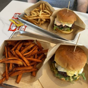 Craft Burger by Shane - Craft Classic Burger, Green Mile Burger w halal patties - Salad Near Me - Johns Creek, Georgia Craft Burger by Shane - Craft Classic Burger, Green Mile Burger w halal patties - Salad Near Me - Johns Creek, Georgia
