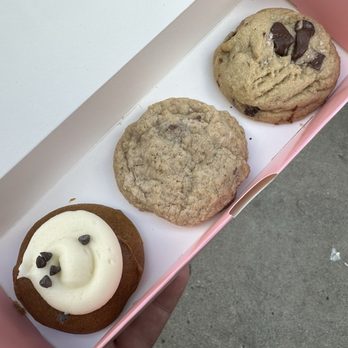 Crumbl - West Village - Bakeries Near Me - New York, New York
