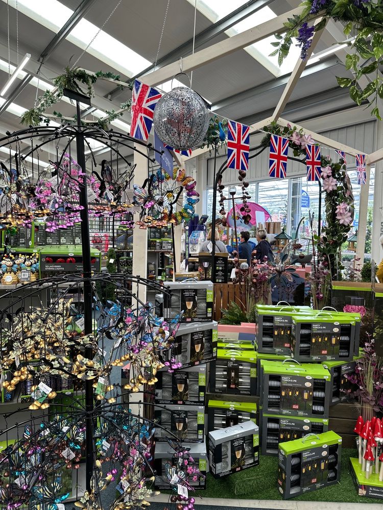 PLANTERS Updated September 2024 39 Photos Bretby Lane, Bretby