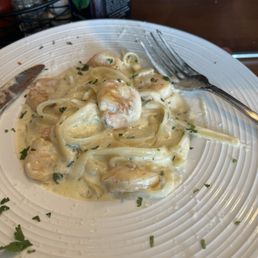 Pasta Alfredo w/shrimp