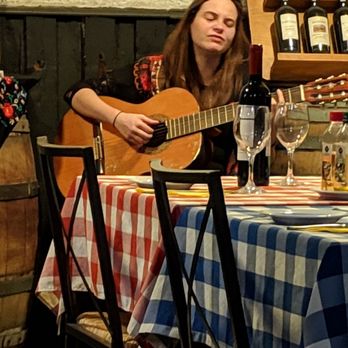 Pastel do Fado - Very well performed Fado! - Portuguese Near Me - Lisbon, 11