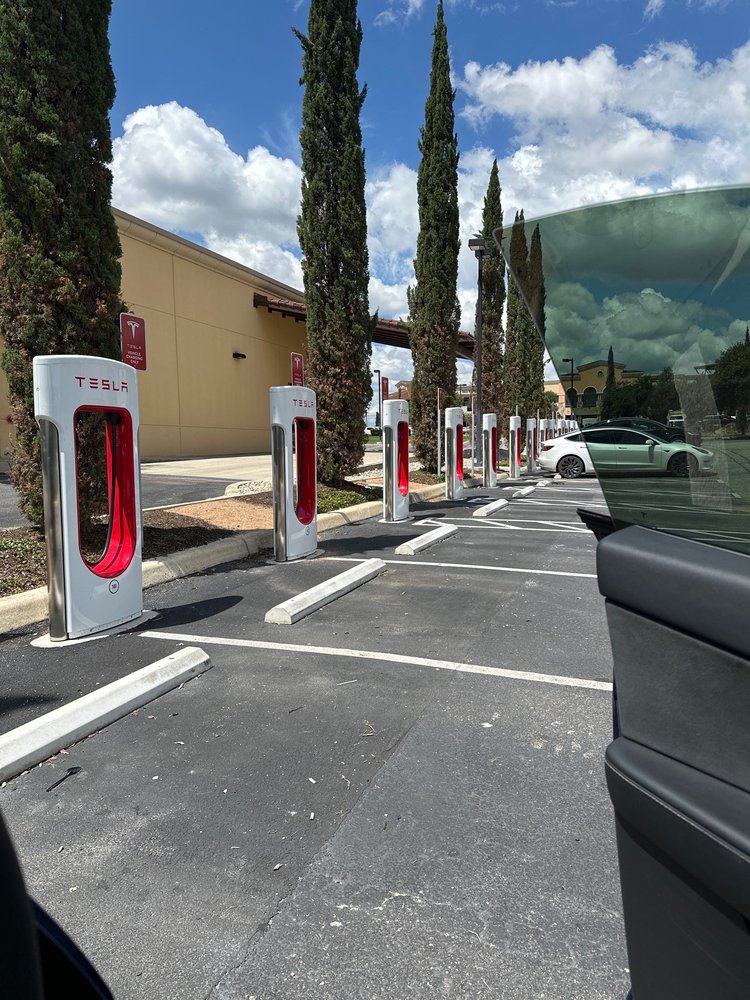TESLA SUPERCHARGER Updated June 2024 N Loop 1604 E, San Antonio