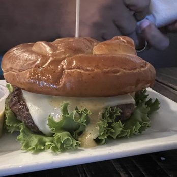 6 Bears & A Goat - Hibernator burger with sweet potato fries - Breweries Near Me - Fredericksburg, Virginia