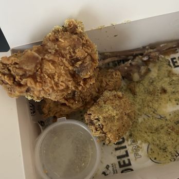 Tsaocaa - cheese powdered Wings (4 Pcs) + Fries/雞翅套餐 - Bubble Tea Near Me - Milwaukee, Wisconsin Tsaocaa - cheese powdered Wings (4 Pcs) + Fries/雞翅套餐 - Bubble Tea Near Me - Milwaukee, Wisconsin