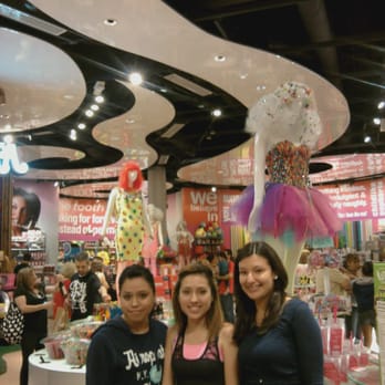 IT'SUGAR - Sugar World - Candy Stores Near Me - Universal City, California