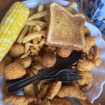 Pineapple Willy's - Seafood Platter - Seafood Near Me - Panama City Beach, Florida