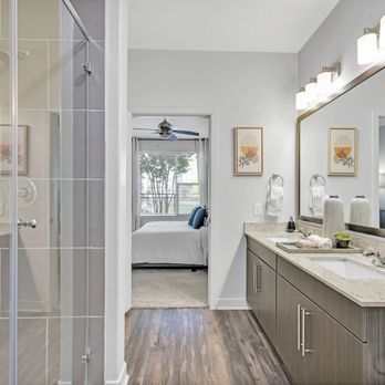 Oak & Ellum - Apartments Near Me - Dallas, Texas