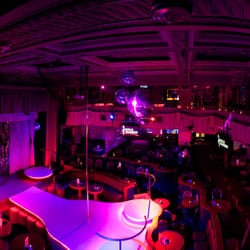 Goldfingers Prague - Goldfingers Prague - gentlemen's club, strip club, bar, cabaret. The best place to be in Prague after dark.